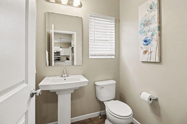 2129 Kensington Park Circle, Holland City, MI 49423