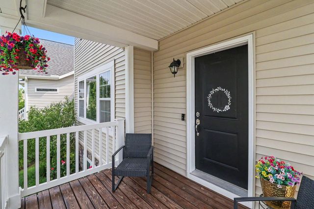 2129 Kensington Park Circle, Holland City, MI 49423