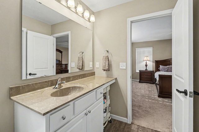 2129 Kensington Park Circle, Holland City, MI 49423