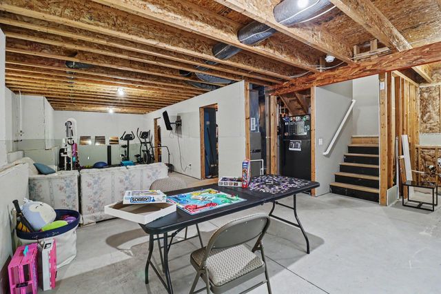 2129 Kensington Park Circle, Holland City, MI 49423
