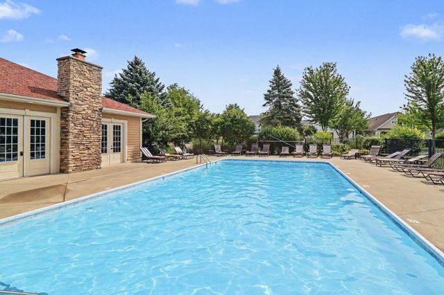 2129 Kensington Park Circle, Holland City, MI 49423