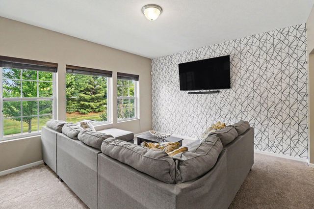 2129 Kensington Park Circle, Holland City, MI 49423