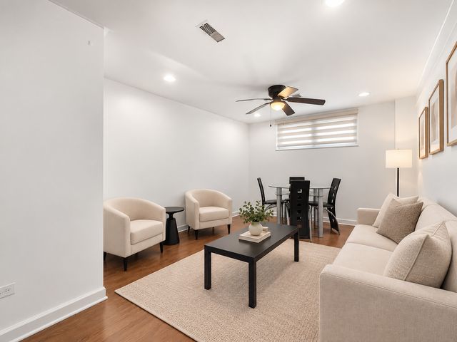 3335 W Byron Street G, Chicago, IL 60618
