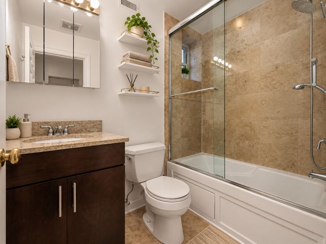 3335 W Byron Street G, Chicago, IL 60618
