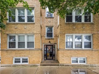 3335 W Byron Street G, Chicago, IL 60618