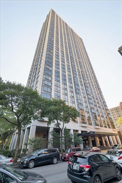 2650 N LAKEVIEW Avenue 303, Chicago, IL 60614 — photo 2