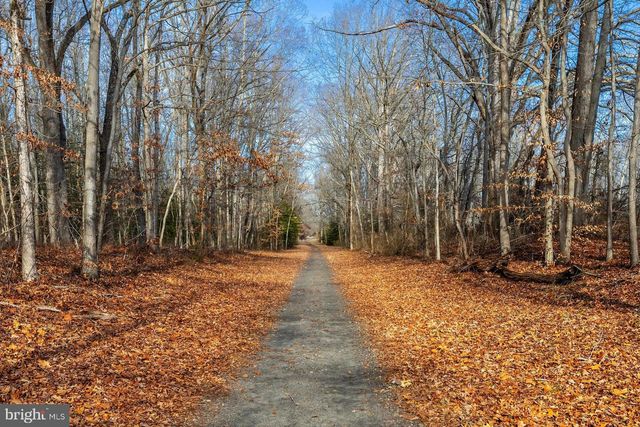 29 THREE BRIDGE RD, Monroeville, NJ 08343
