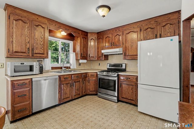 11 A Greenlawn Drive, Fairfield, CT 06825