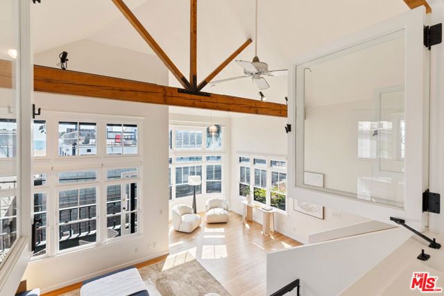 12 Rose Avenue, Los Angeles, CA 90291