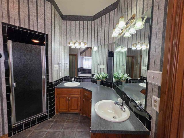 422 SE Lancelot Ln, Lawton, OK 73501