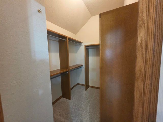 422 SE Lancelot Ln, Lawton, OK 73501