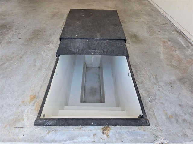 422 SE Lancelot Ln, Lawton, OK 73501