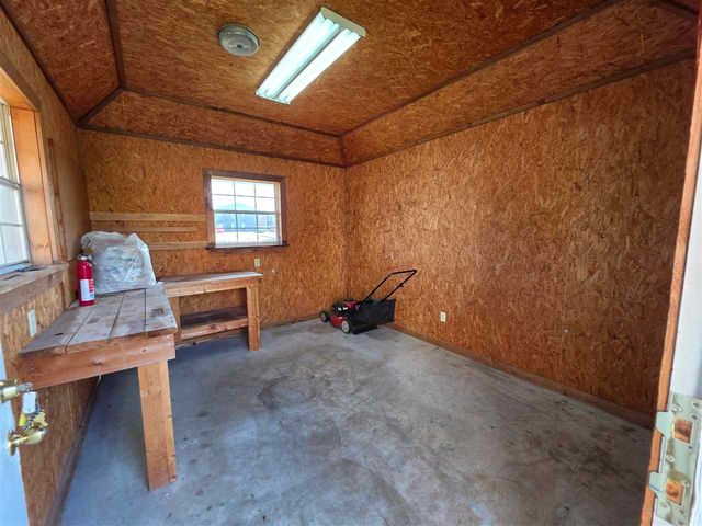 422 SE Lancelot Ln, Lawton, OK 73501