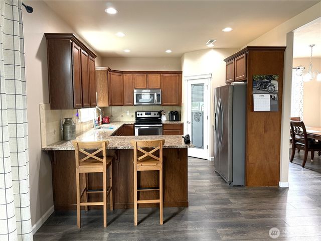 8204 237th Street E, Graham, WA 98338