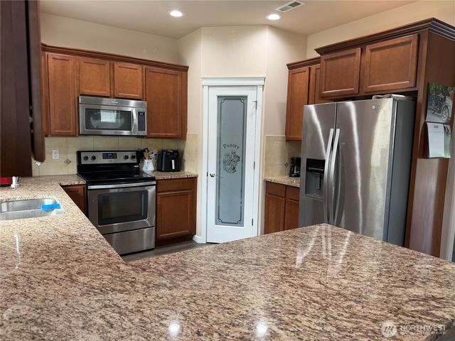 8204 237th Street E, Graham, WA 98338