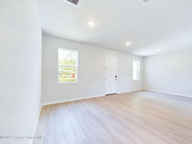 1085 SW Harlingen Road SW, Palm Bay, FL 32908