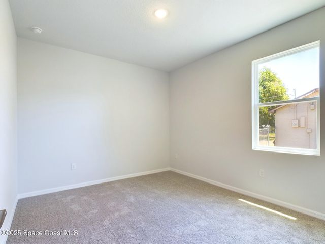 1085 SW Harlingen Road SW, Palm Bay, FL 32908
