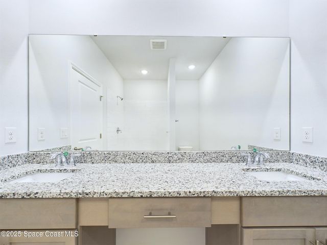 1085 SW Harlingen Road SW, Palm Bay, FL 32908