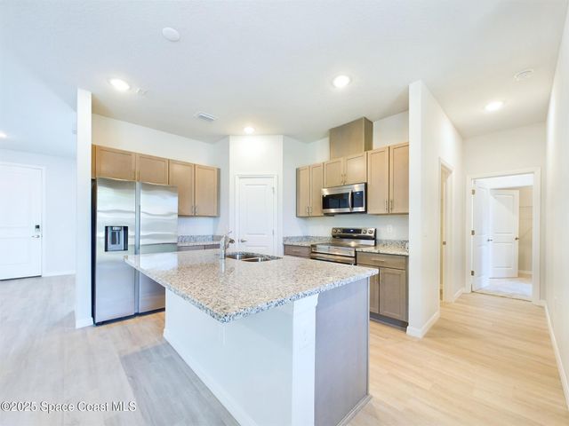 1085 SW Harlingen Road SW, Palm Bay, FL 32908