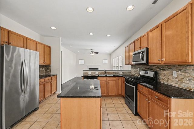 10525 Dominion Village Drive, Charlotte, NC 28269