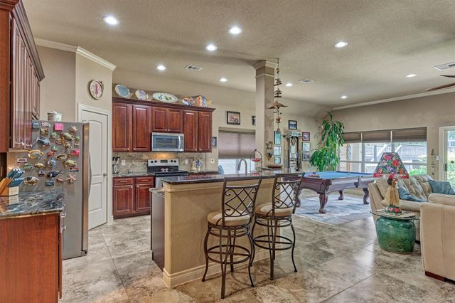 738 Lake View Drive, Montgomery, TX 77356