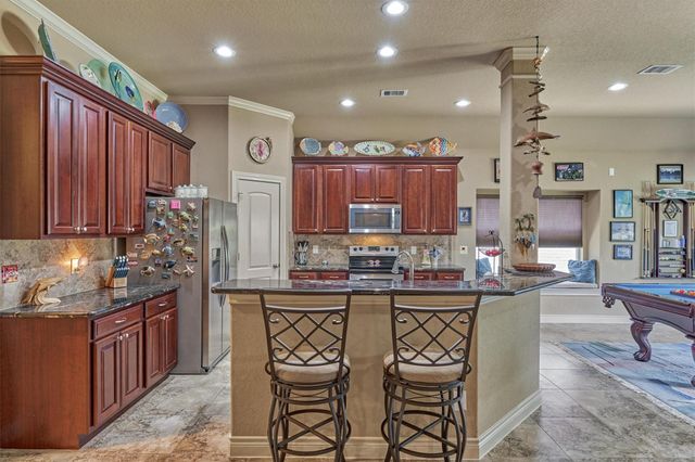 738 Lake View Drive, Montgomery, TX 77356