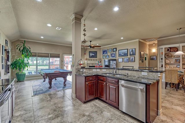 738 Lake View Drive, Montgomery, TX 77356