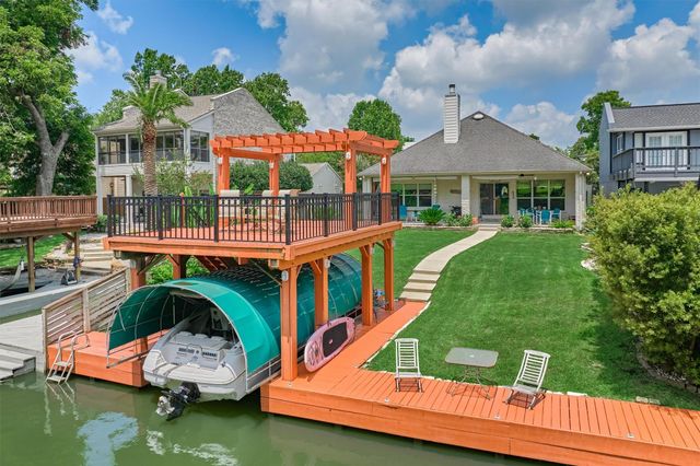 738 Lake View Drive, Montgomery, TX 77356