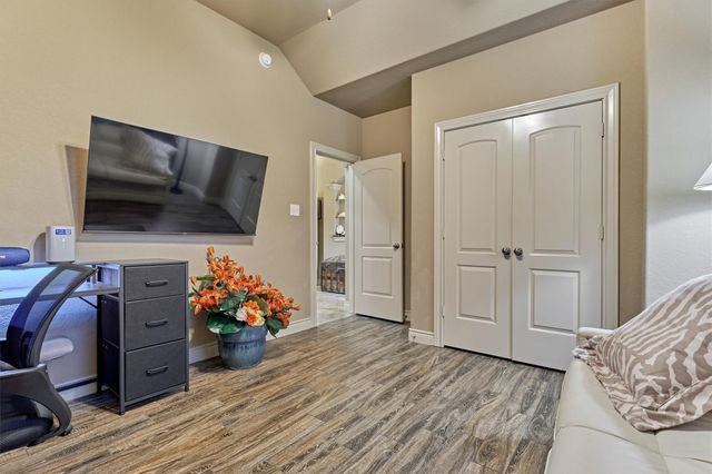 738 Lake View Drive, Montgomery, TX 77356