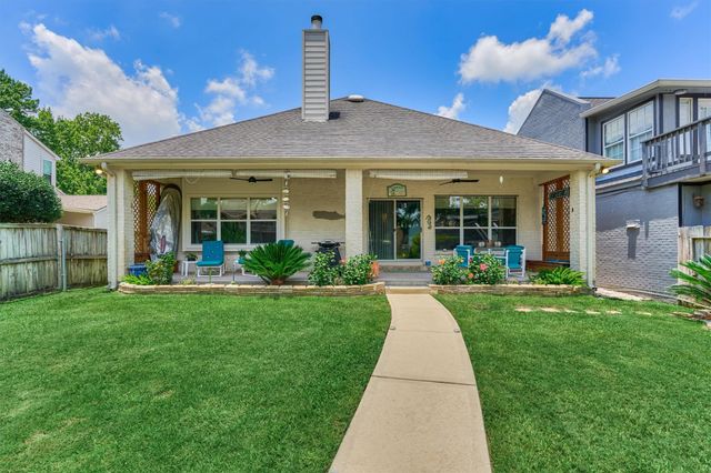 738 Lake View Drive, Montgomery, TX 77356