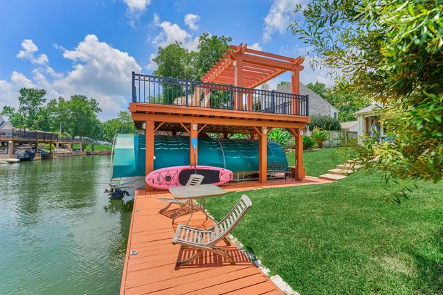 738 Lake View Drive, Montgomery, TX 77356