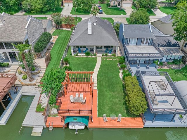 738 Lake View Drive, Montgomery, TX 77356