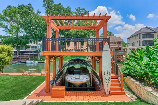 738 Lake View Drive, Montgomery, TX 77356