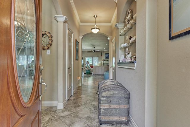 738 Lake View Drive, Montgomery, TX 77356