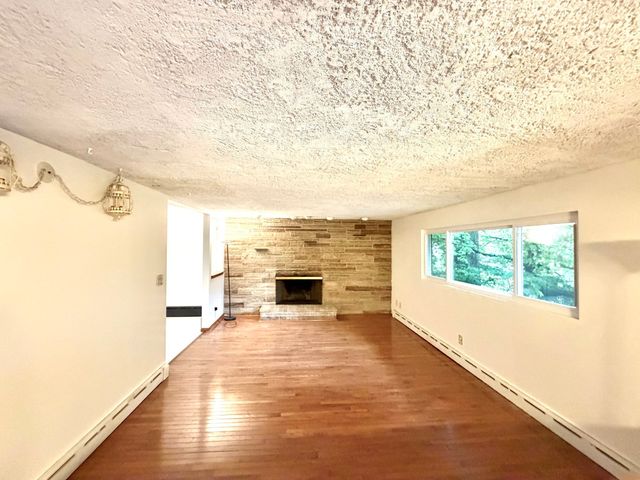153 Hawthorne Rd 153, Waltham, MA 02451