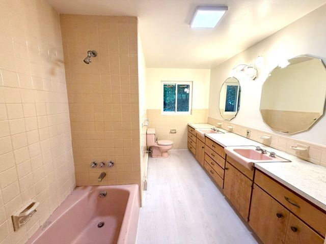 153 Hawthorne Rd 153, Waltham, MA 02451