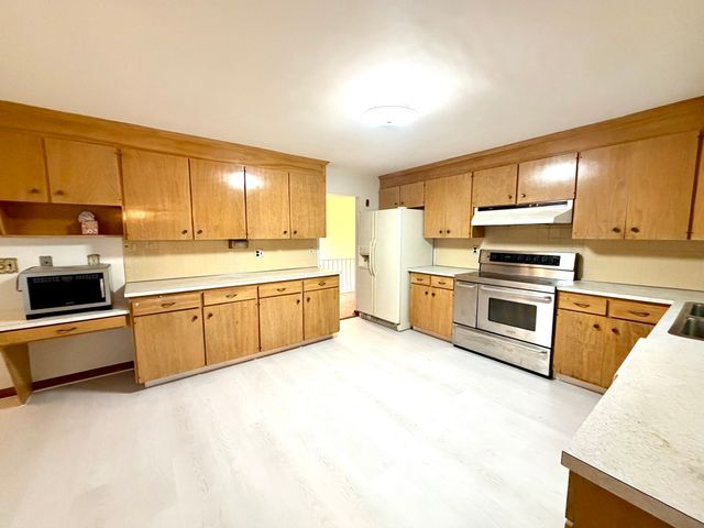 153 Hawthorne Rd 153, Waltham, MA 02451
