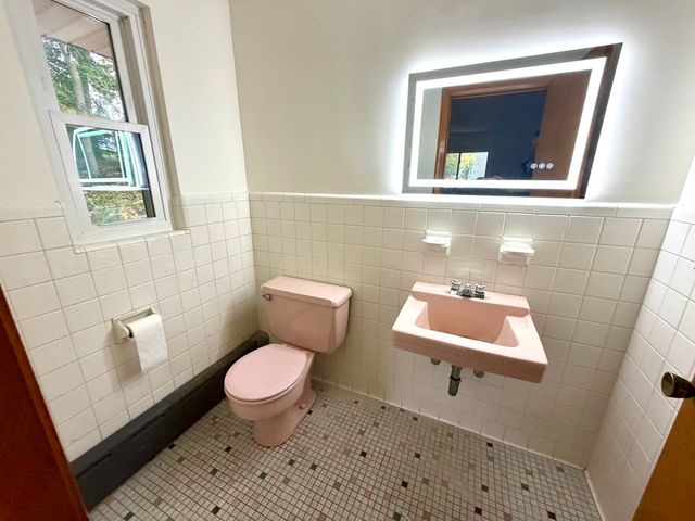 153 Hawthorne Rd 153, Waltham, MA 02451