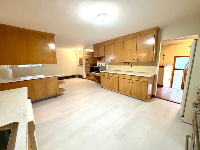 153 Hawthorne Rd 153, Waltham, MA 02451