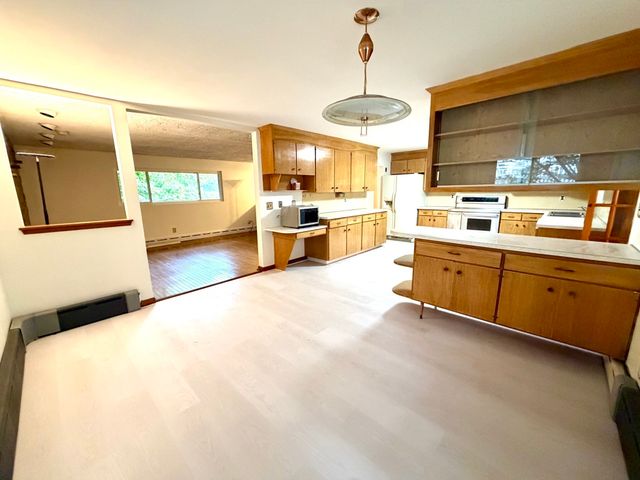 153 Hawthorne Rd 153, Waltham, MA 02451