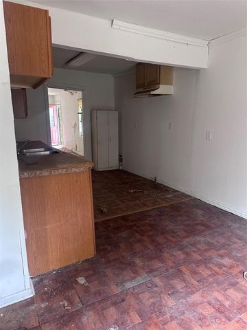 2308 Russell Street, Houston, TX 77026