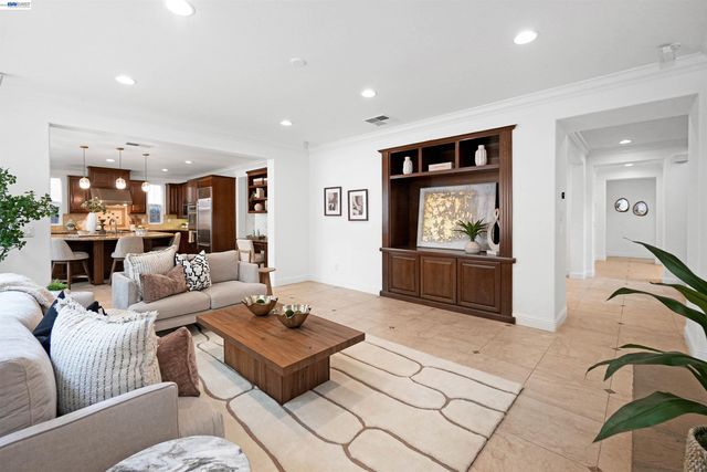 826 Thayer Ct, San Ramon, CA 94582