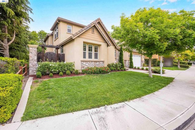 826 Thayer Ct, San Ramon, CA 94582