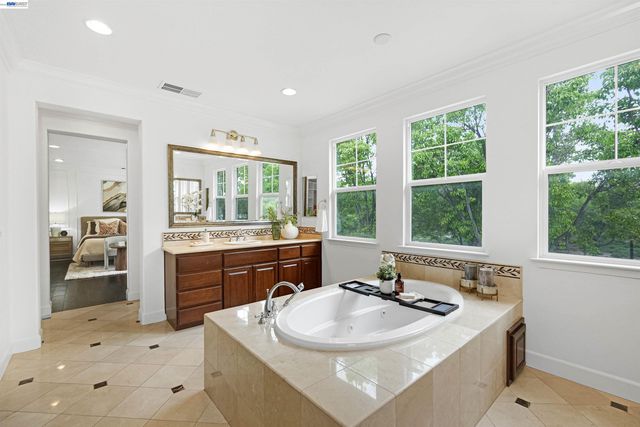 826 Thayer Ct, San Ramon, CA 94582