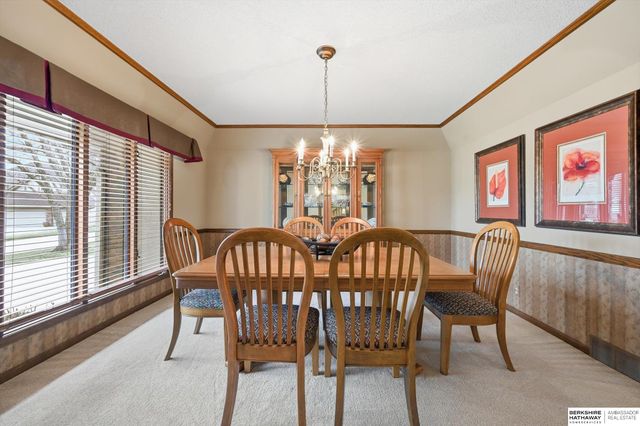 16566 Valley Avenue, Omaha, NE 68130