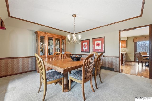 16566 Valley Avenue, Omaha, NE 68130