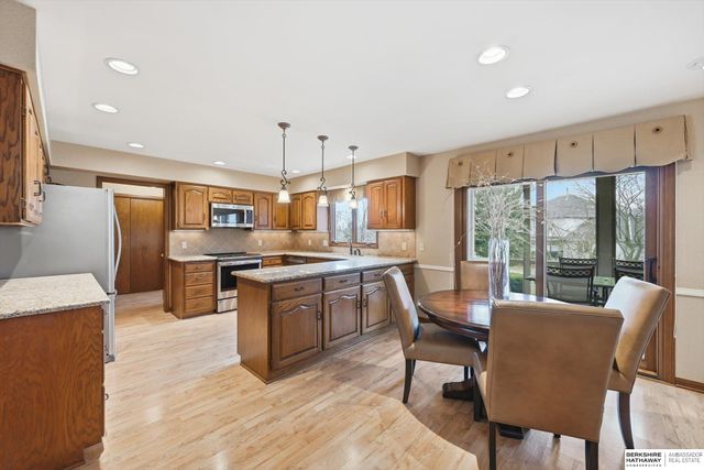 16566 Valley Avenue, Omaha, NE 68130