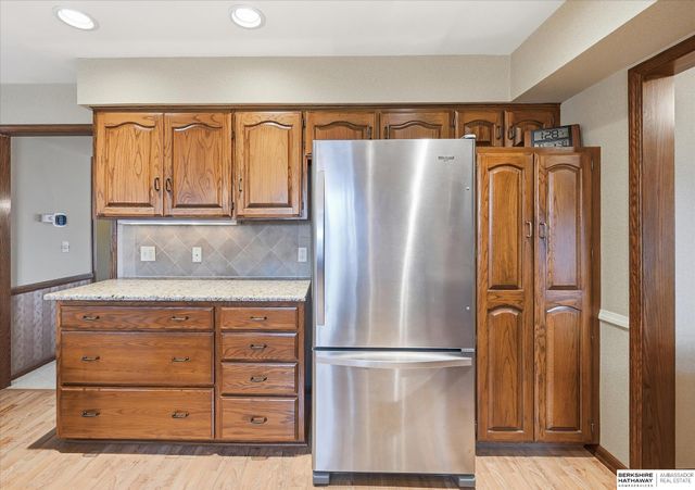 16566 Valley Avenue, Omaha, NE 68130