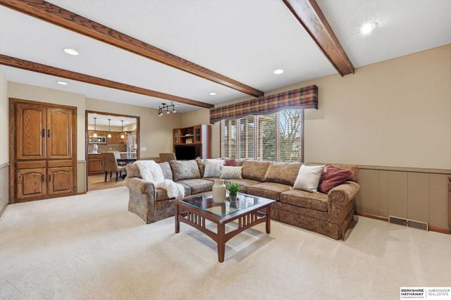 16566 Valley Avenue, Omaha, NE 68130