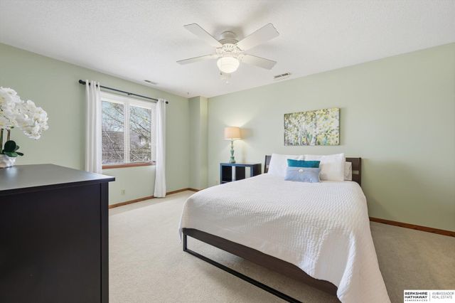 16566 Valley Avenue, Omaha, NE 68130